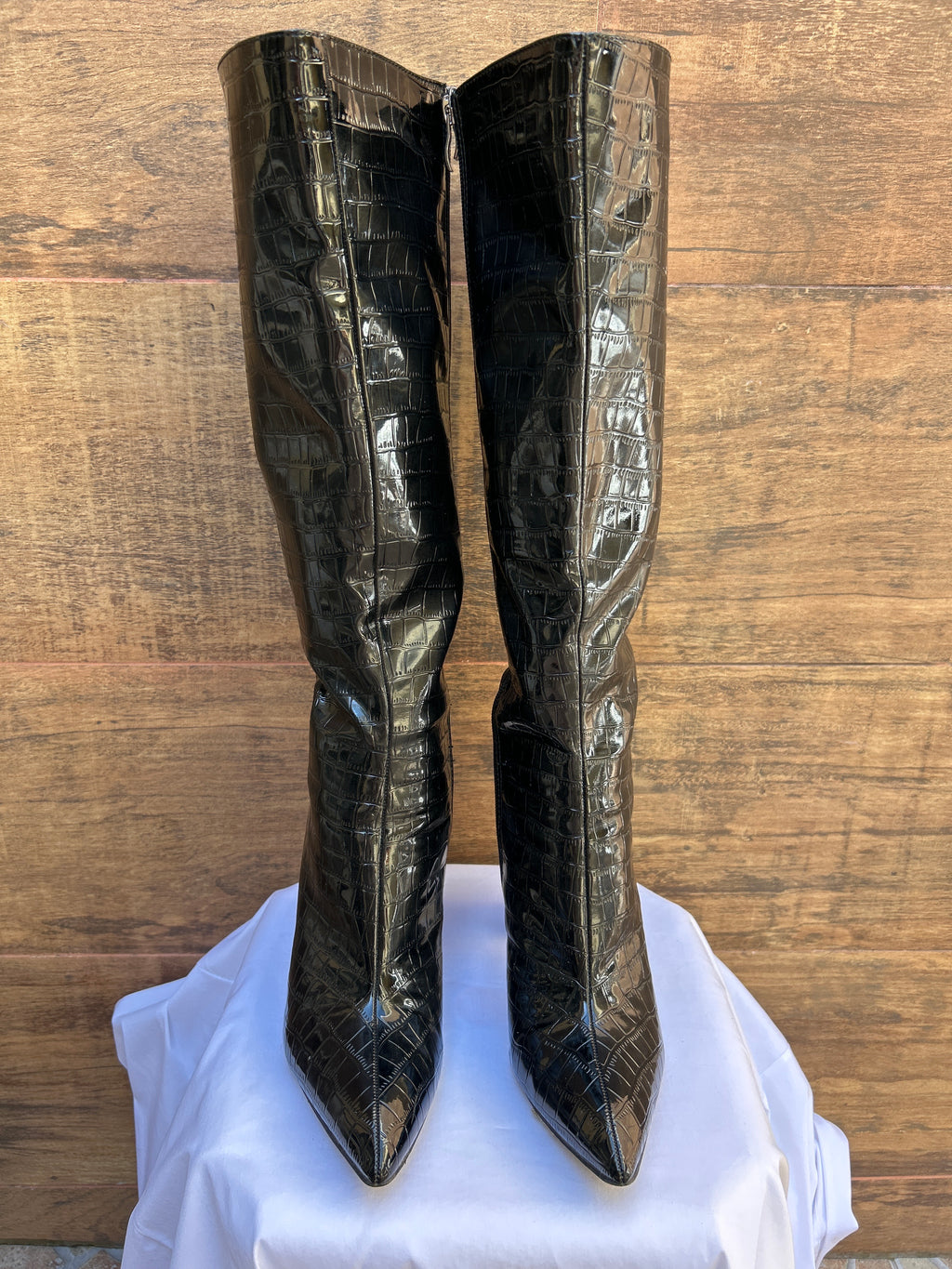 Bota cano alto Verniz