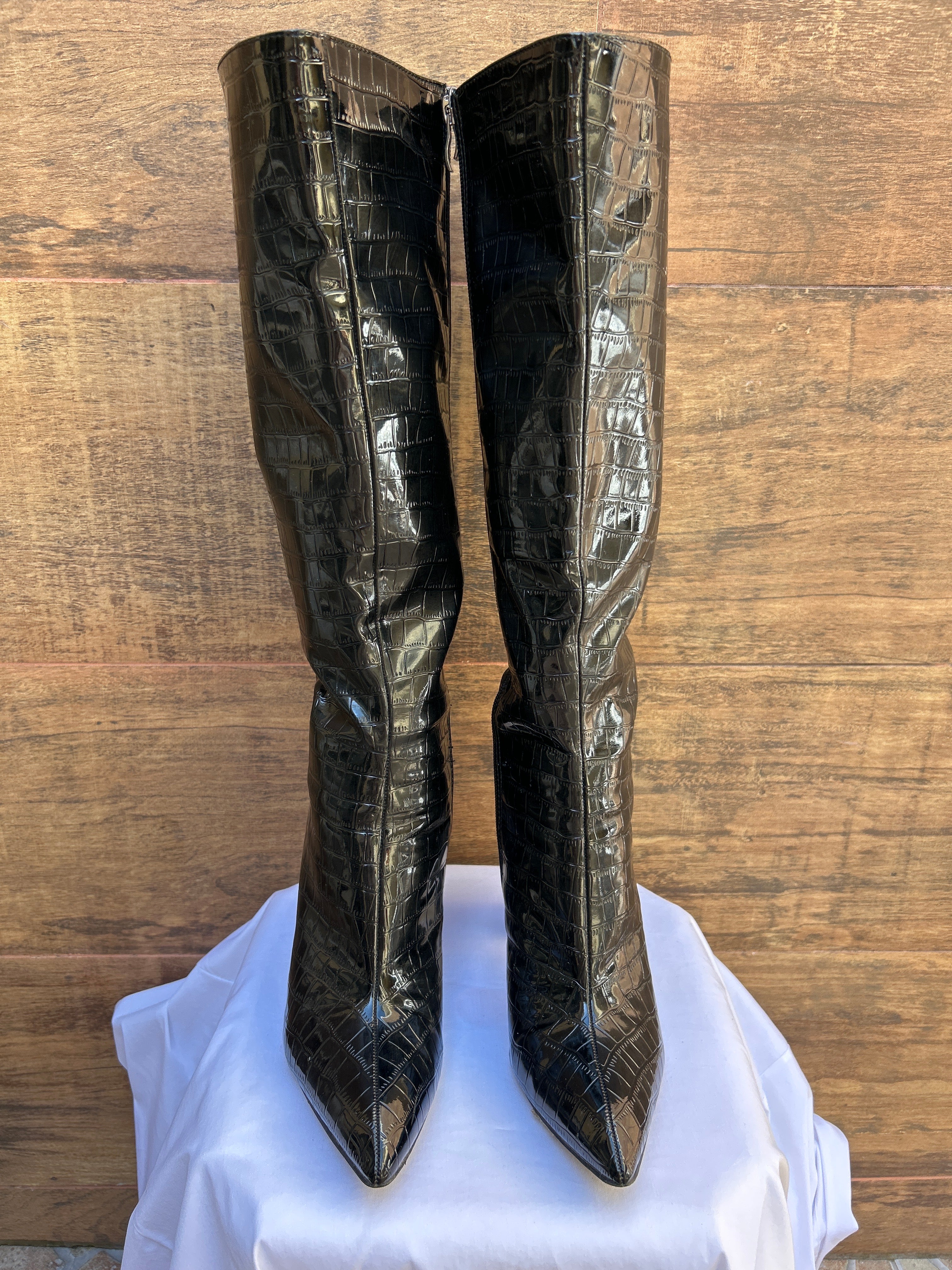 Bota cano alto Verniz