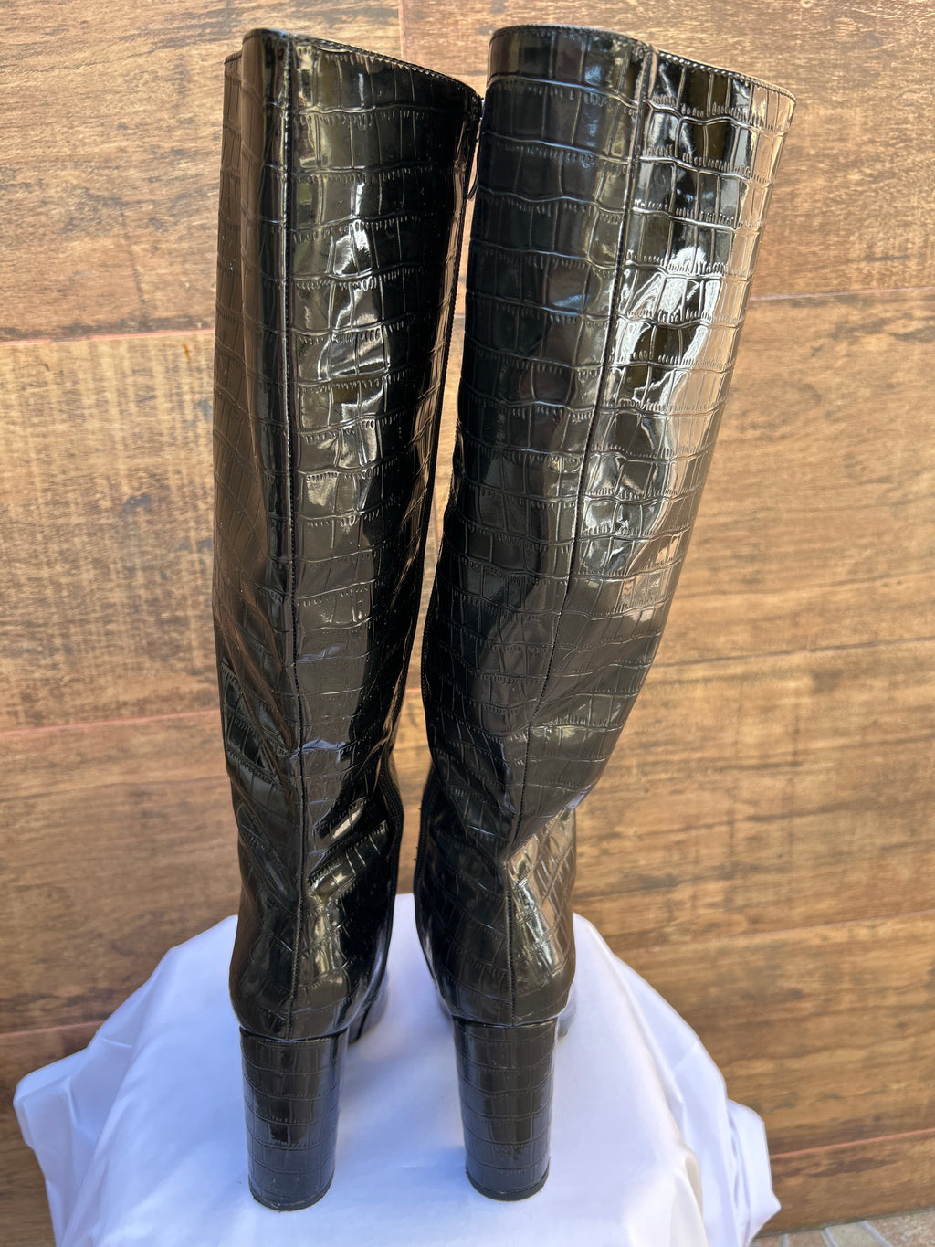 Bota cano alto Verniz