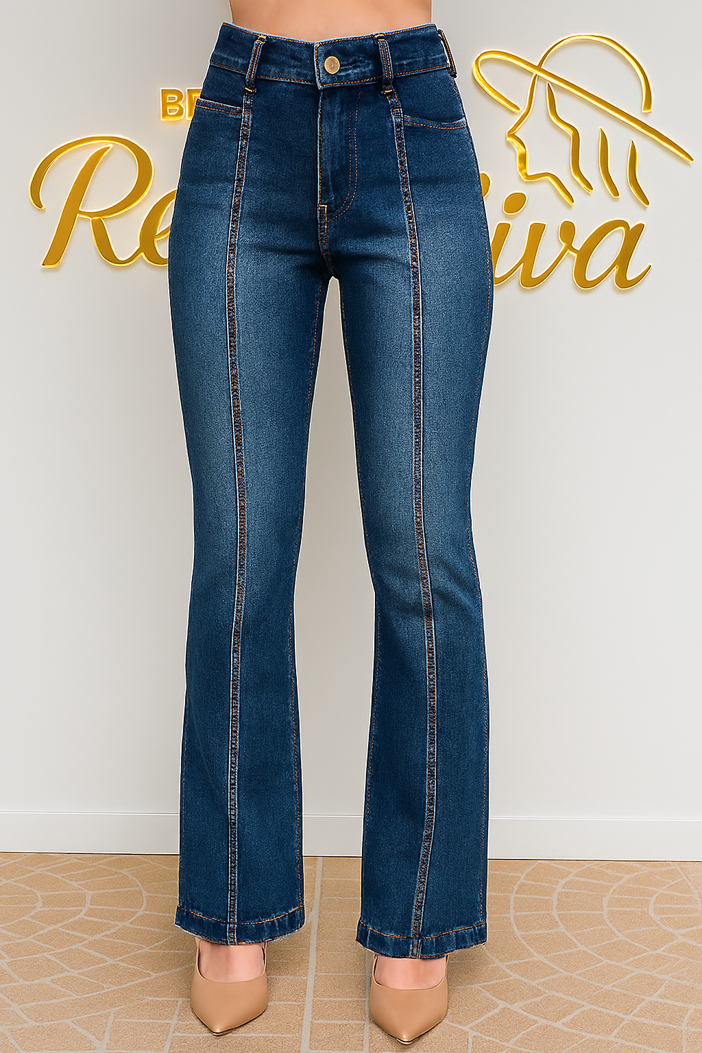 Calça Jeans Flare com Costura Frontal - TAM 38