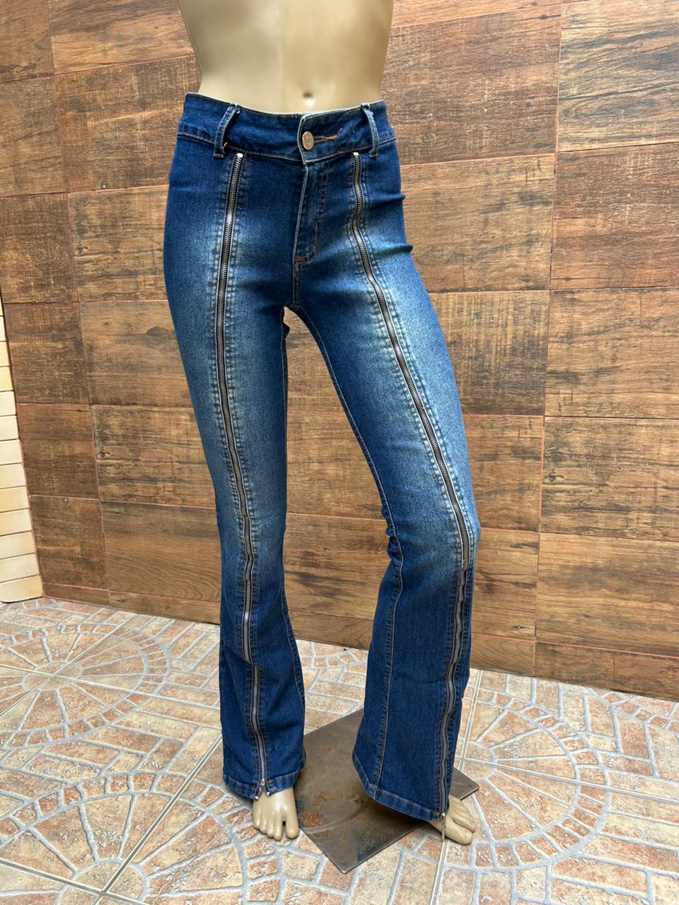 Calça Jeans Flare com Costura Frontal - TAM 38