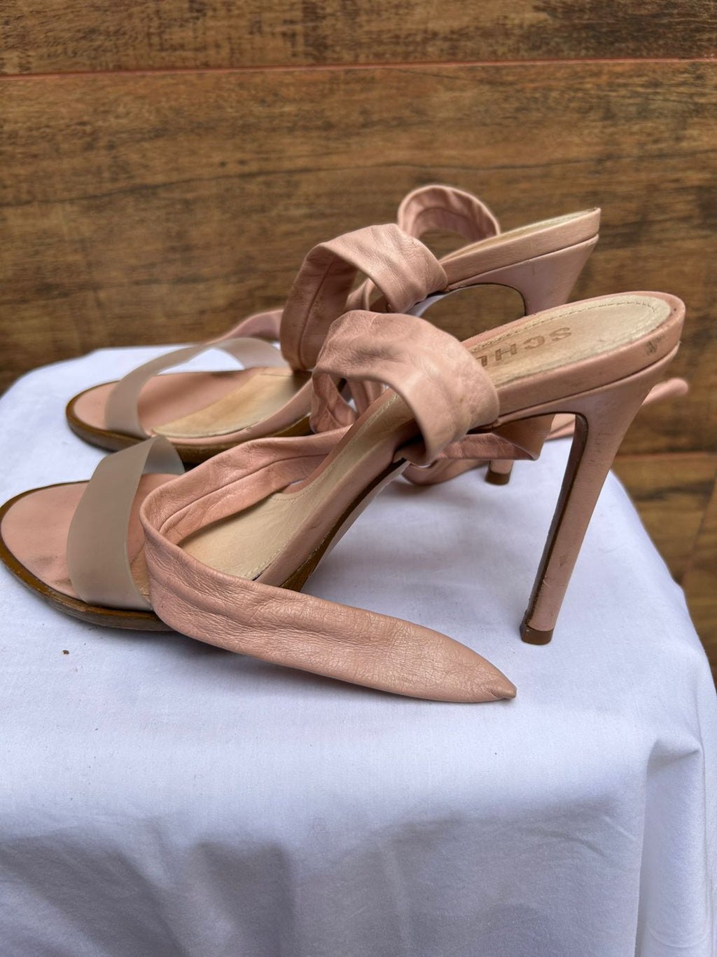 Sandália Schutz Rosa – Delicadeza com Estilo - Nr 38