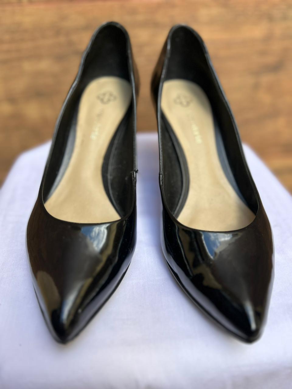 Scarpin Capadarte  Verniz Preto – Clássico e Sofisticado - Nr 38