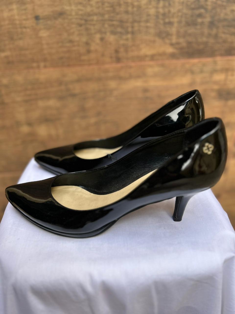 Scarpin Capadarte  Verniz Preto – Clássico e Sofisticado - Nr 38