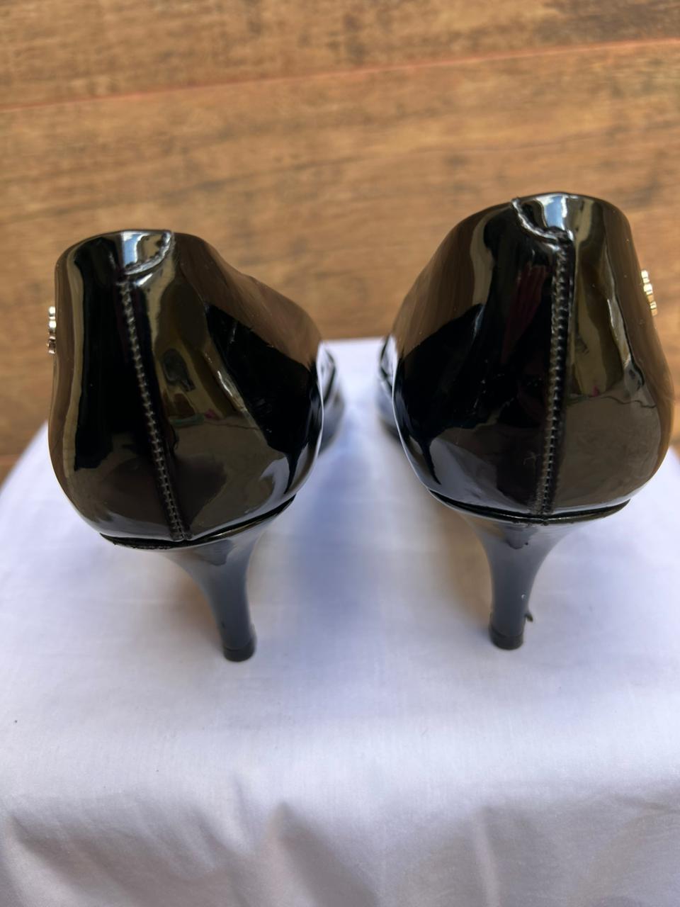 Scarpin Capadarte  Verniz Preto – Clássico e Sofisticado - Nr 38