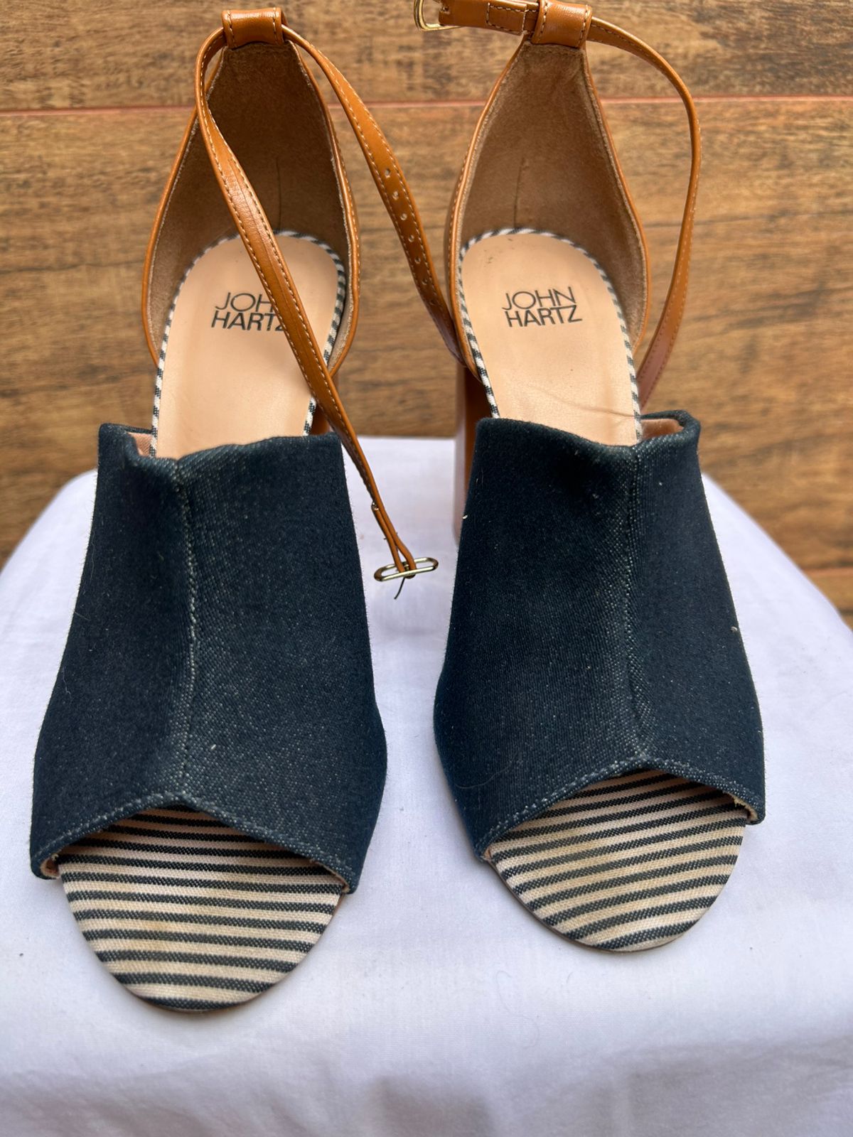 Sandália John Hartz Jeans – Estilo Urbano com Toque Retrô - Nr 37