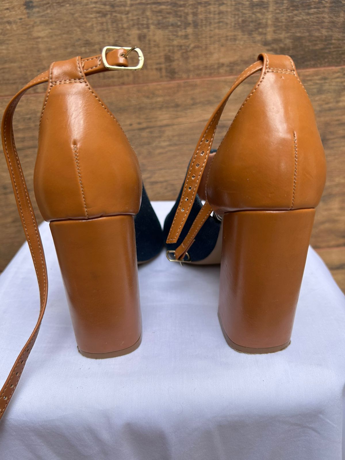 Sandália John Hartz Jeans – Estilo Urbano com Toque Retrô - Nr 37